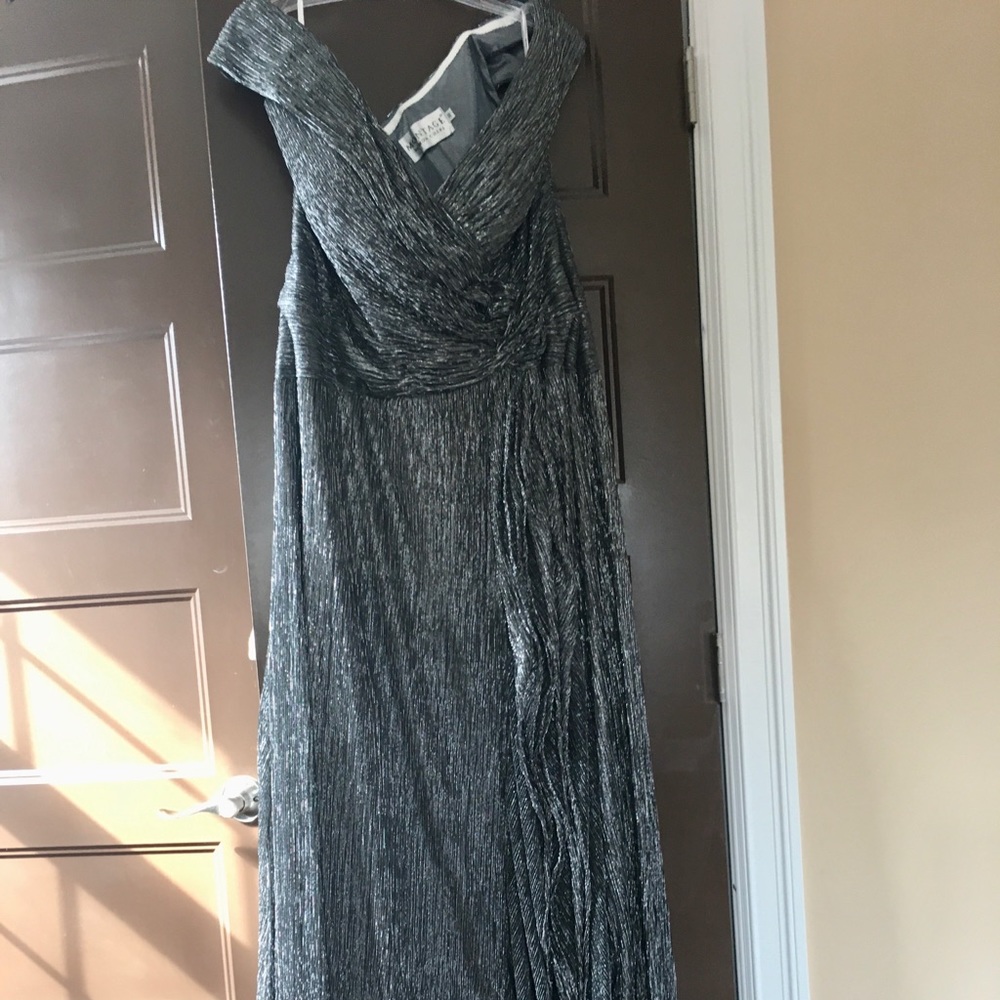 Mother of the Bride/Groom gown by Montage, size 18